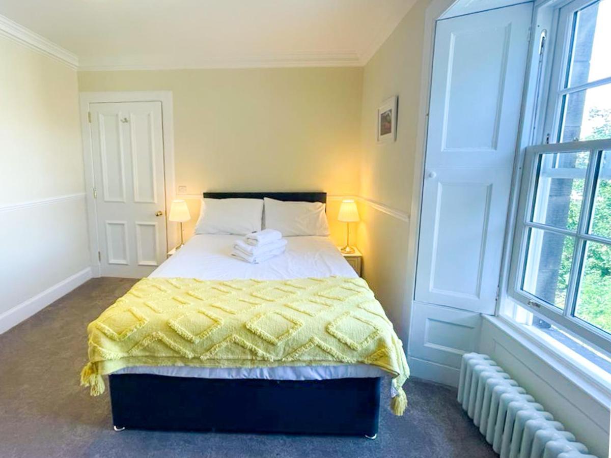 Remarkable 5Br Townhouse With Garden, Sleeps 12 Эдинбург Экстерьер фото
