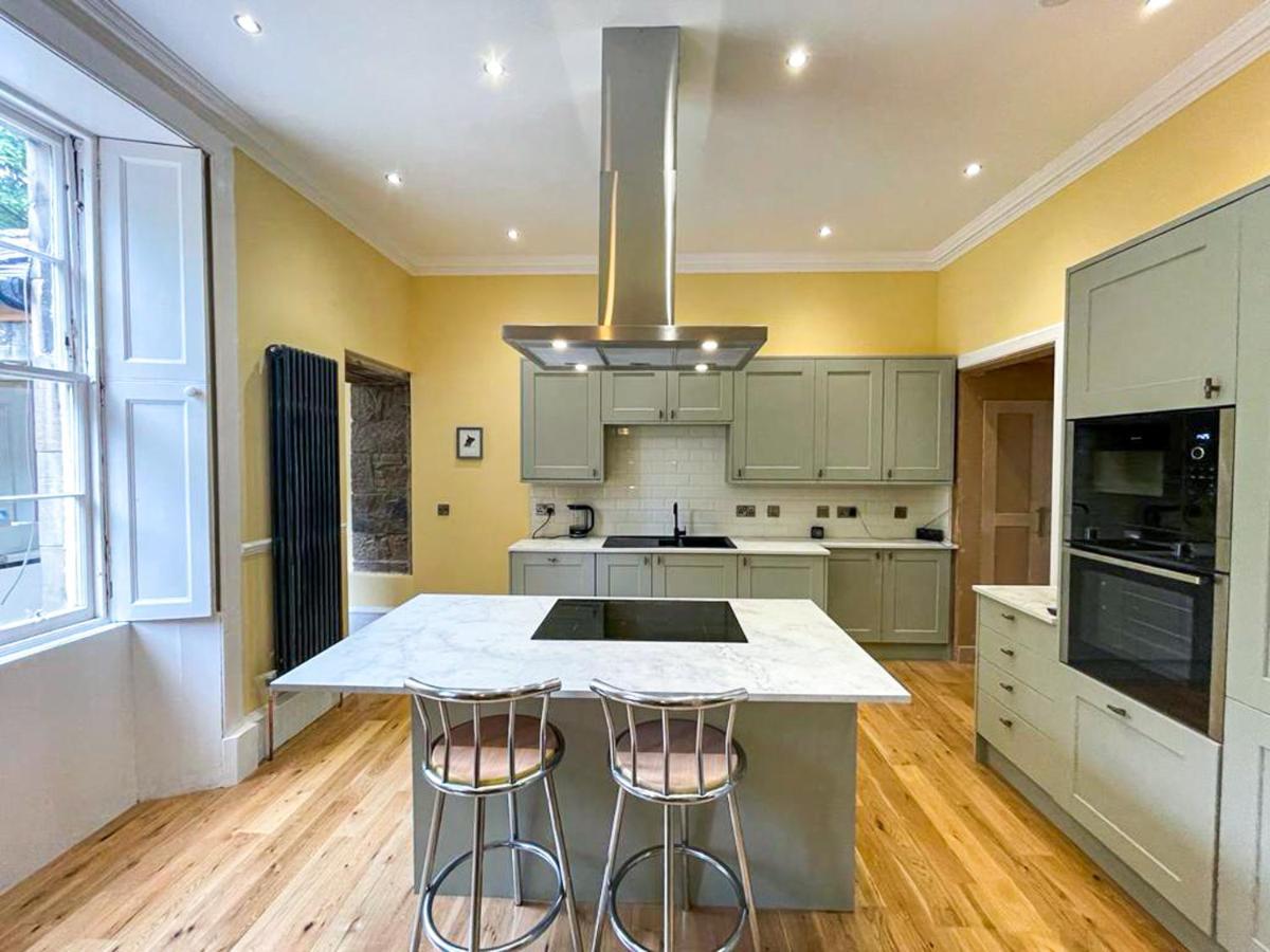 Remarkable 5Br Townhouse With Garden, Sleeps 12 Эдинбург Экстерьер фото