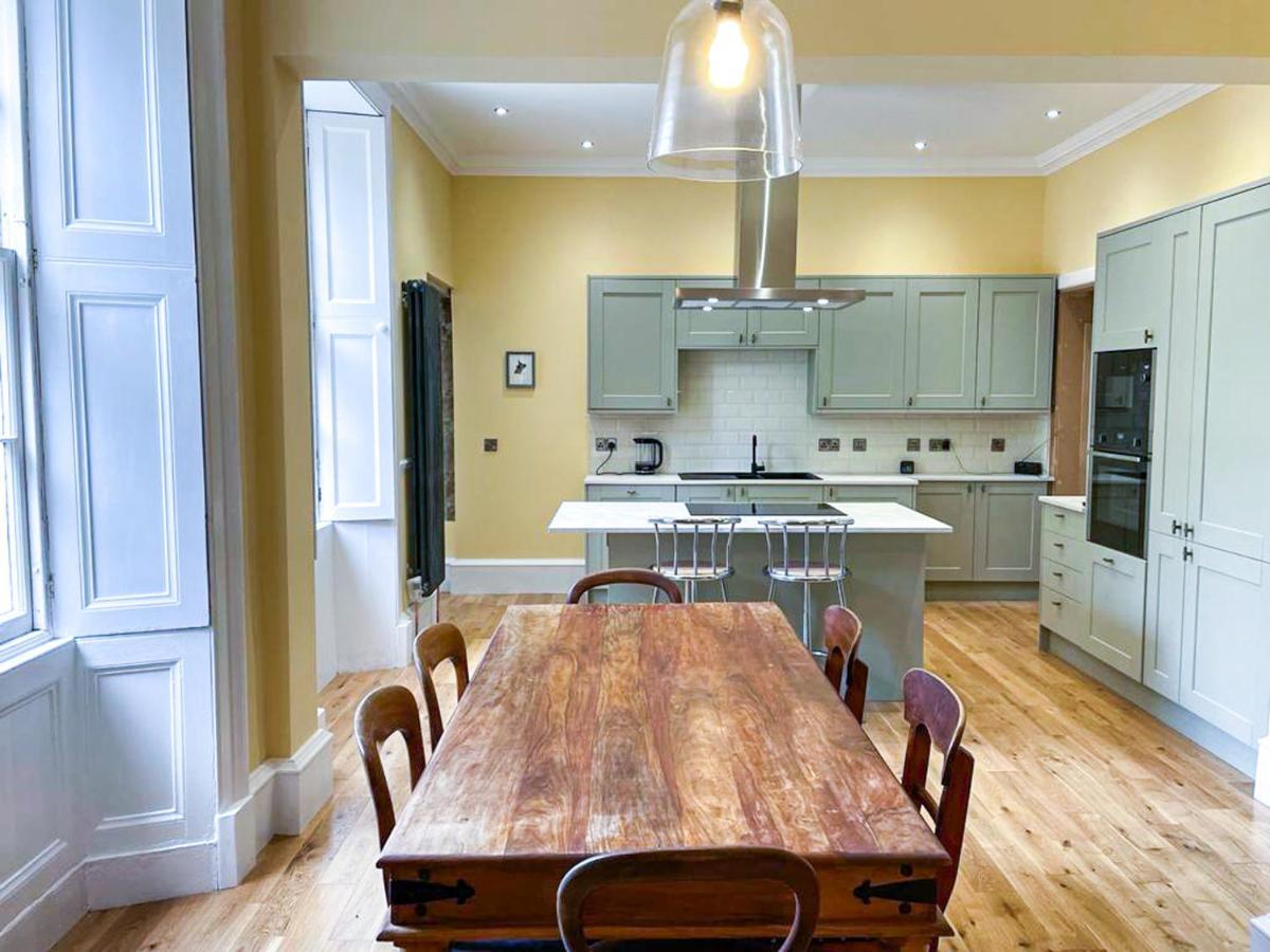 Remarkable 5Br Townhouse With Garden, Sleeps 12 Эдинбург Экстерьер фото
